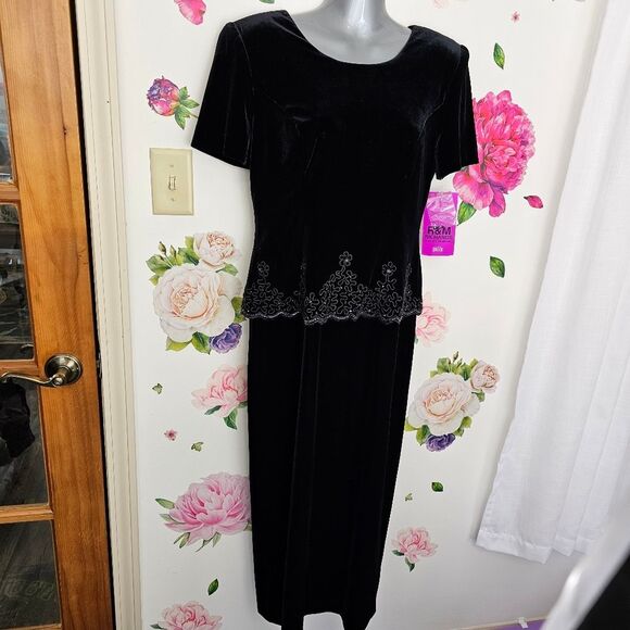 Womens Black Dress Gown by RM Richards - Karen Kwong  Velvet Size 8P NWT Formal - Picture 9 of 15